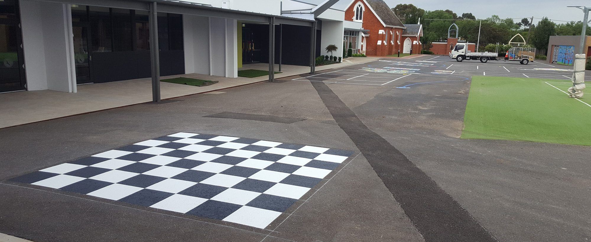 Outdoor-School-Playground-Chess-Board-Line-Marking