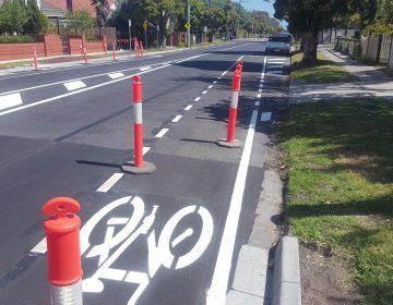 Bicycling-Lane-Road-Side-Marking